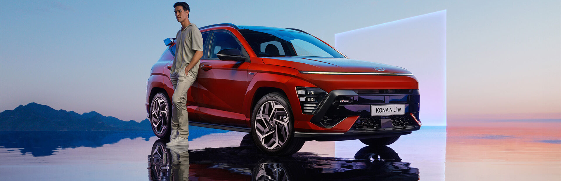 KONA-Premium-N-Line-exterior-with-talent_desktop_1920X620.jpg